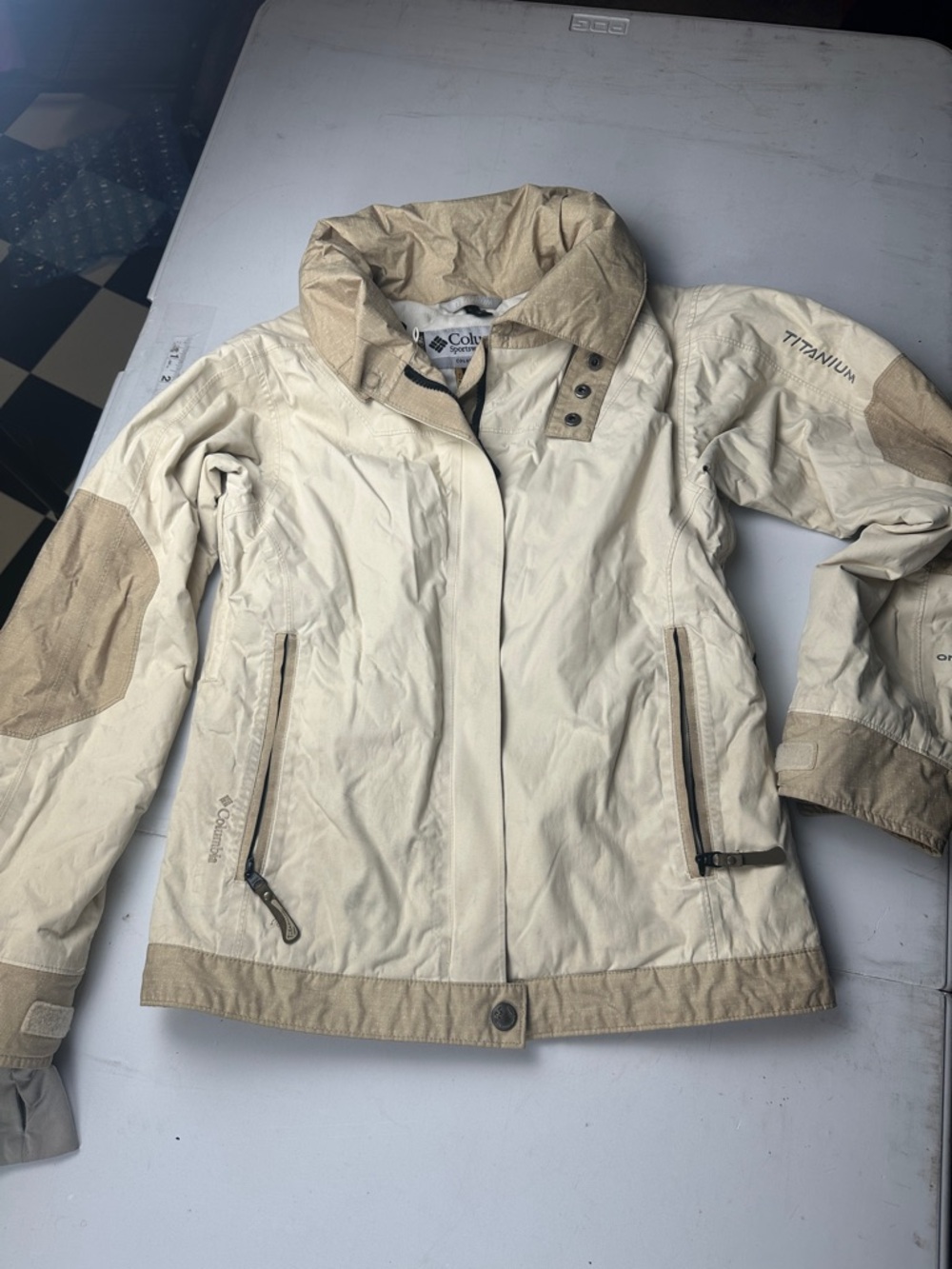 Columbia Titanium Women's Cream and Tan Ski Jacket